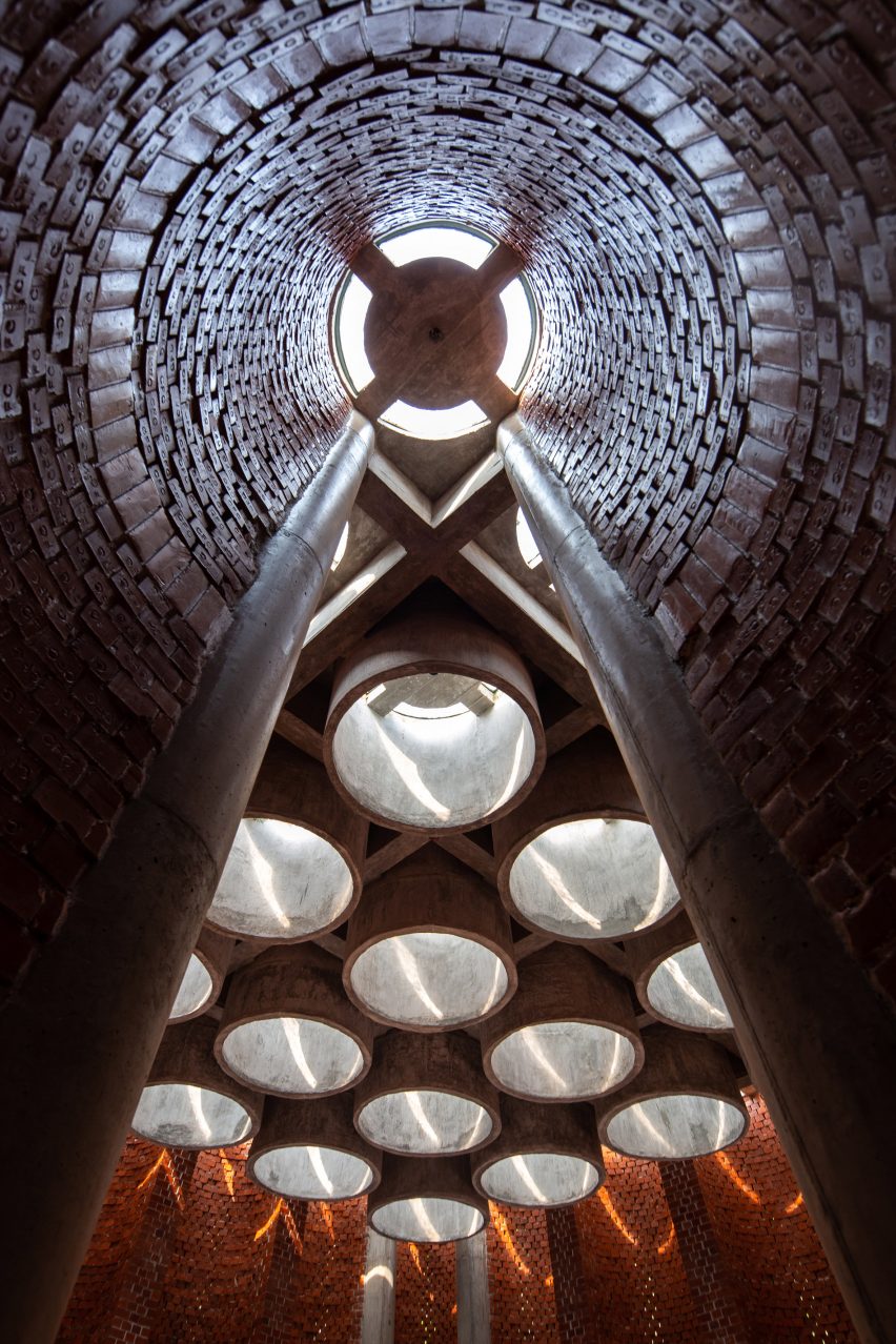 Interior of Shah Muhammad Mohshin Khan Mausoleum in Bangladesh by Sthapotik