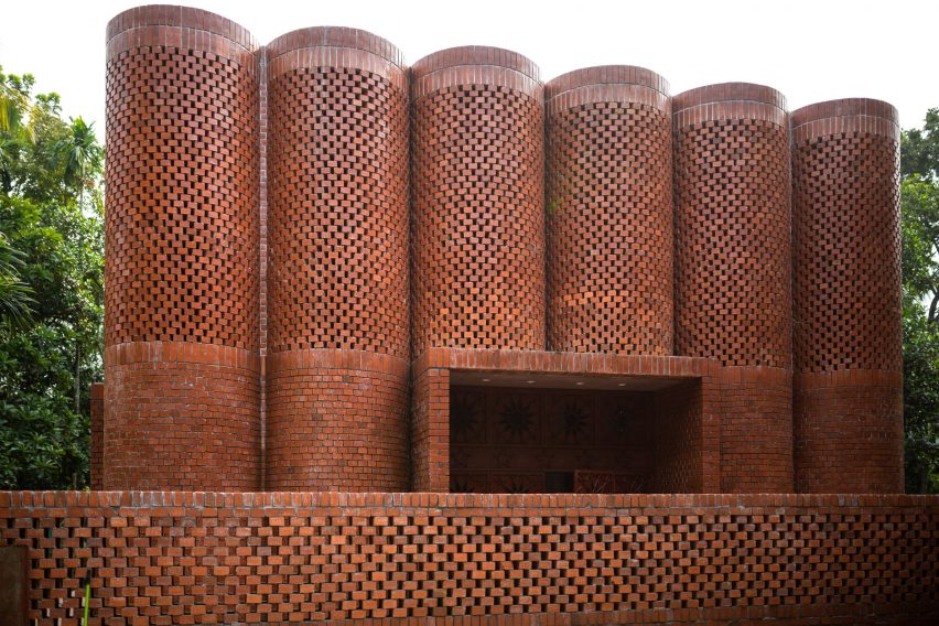 Exterior of Shah Muhammad Mohshin Khan Mausoleum in Bangladesh by Sthapotik