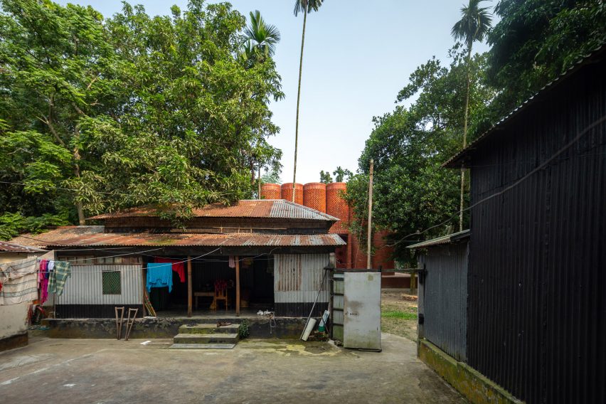 Exterior of Shah Muhammad Mohshin Khan Mausoleum in Bangladesh by Sthapotik