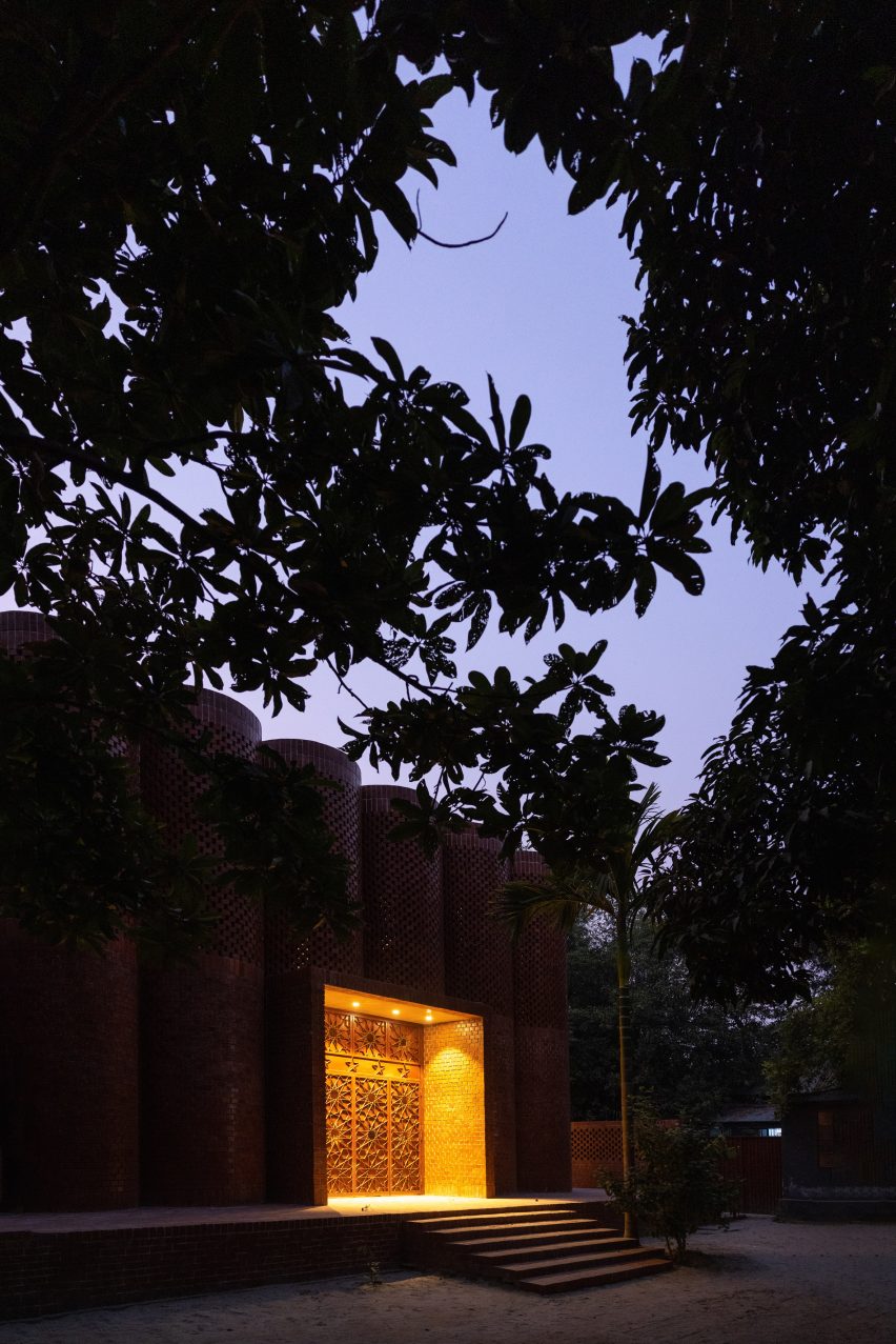 Exterior of Shah Muhammad Mohshin Khan Mausoleum in Bangladesh by Sthapotik