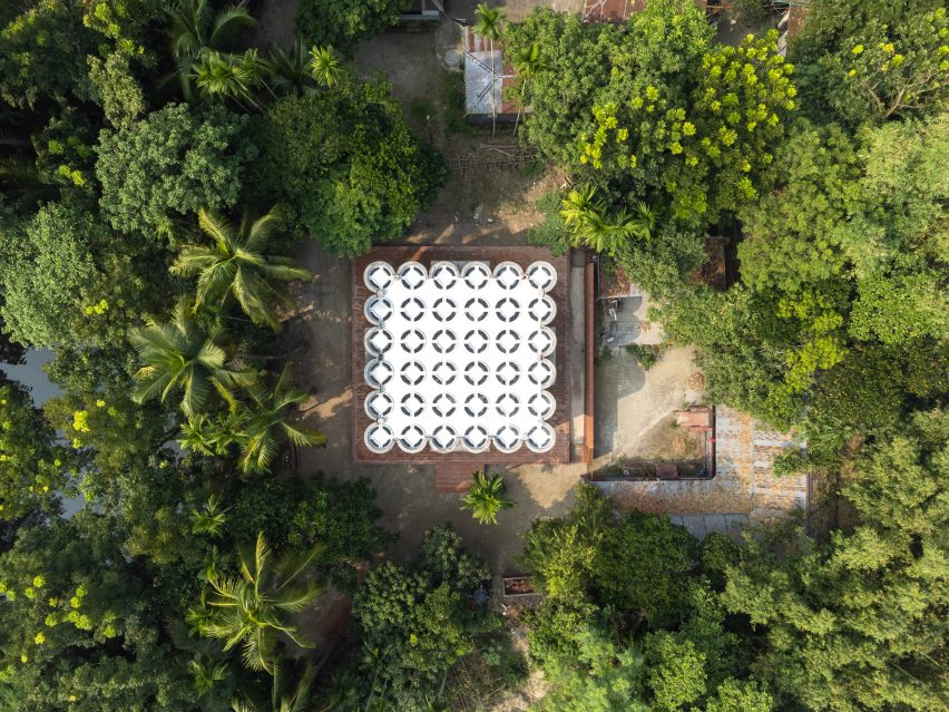 Exterior of Shah Muhammad Mohshin Khan Mausoleum in Bangladesh by Sthapotik