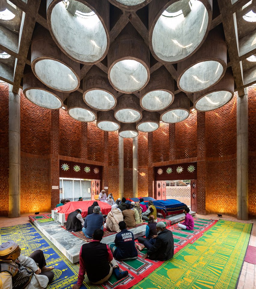 Interior of Shah Muhammad Mohshin Khan Mausoleum in Bangladesh by Sthapotik
