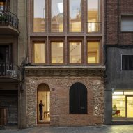 Exterior of a brick terrace in Barcelona by Harquitectes