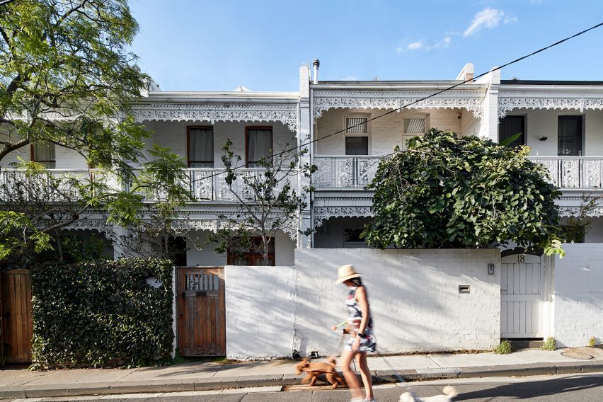 Exterior of St Martins Lane extension in Melbourne by Matt Gibson Architecture + Design