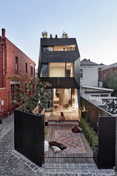Exterior of St Martins Lane extension in Melbourne by Matt Gibson Architecture + Design