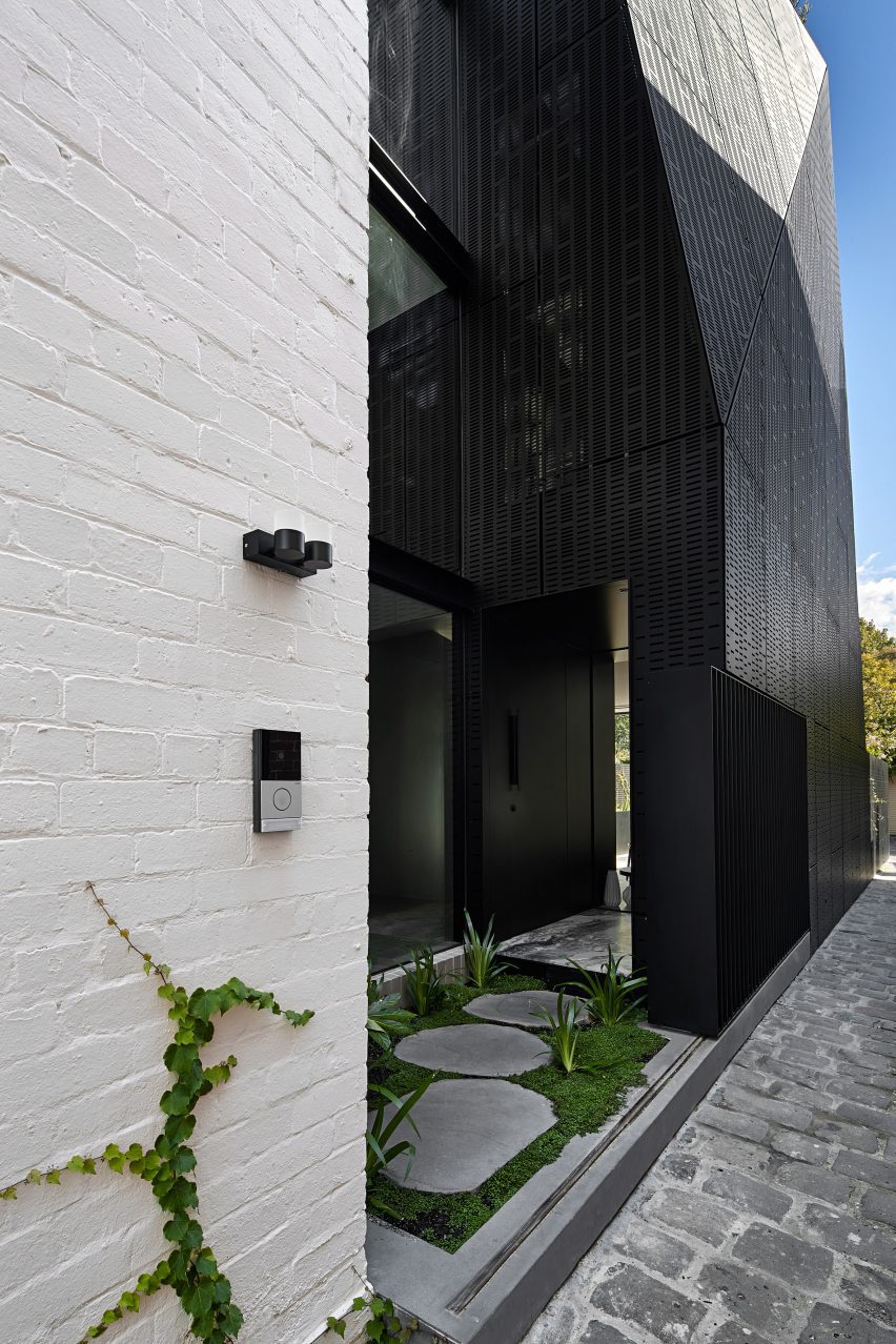 Exterior of St Martins Lane extension in Melbourne by Matt Gibson Architecture + Design