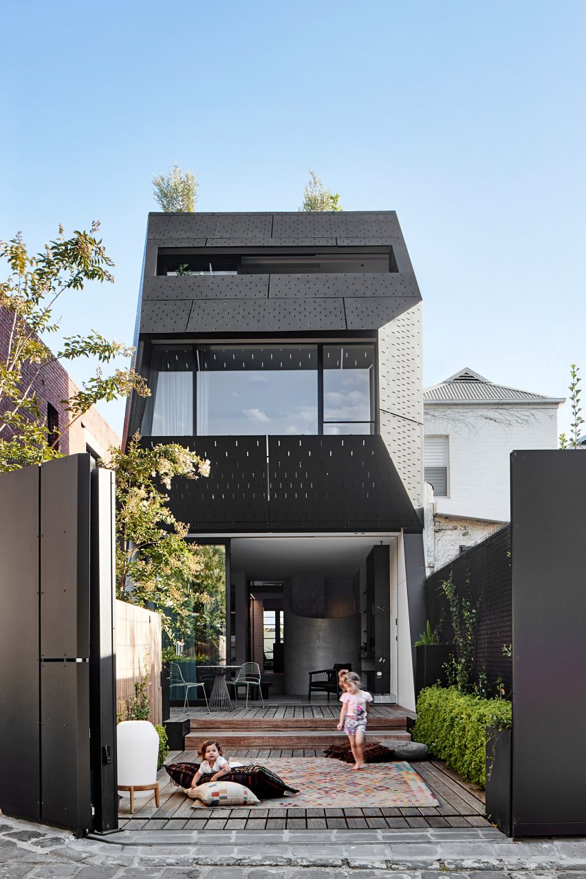 Exterior of St Martins Lane extension in Melbourne by Matt Gibson Architecture + Design