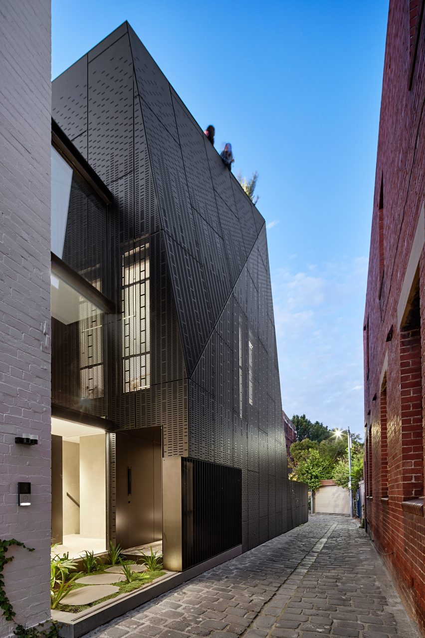 Exterior of St Martins Lane extension in Melbourne by Matt Gibson Architecture + Design
