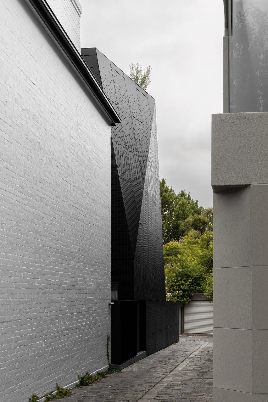 Exterior of St Martins Lane extension in Melbourne by Matt Gibson Architecture + Design