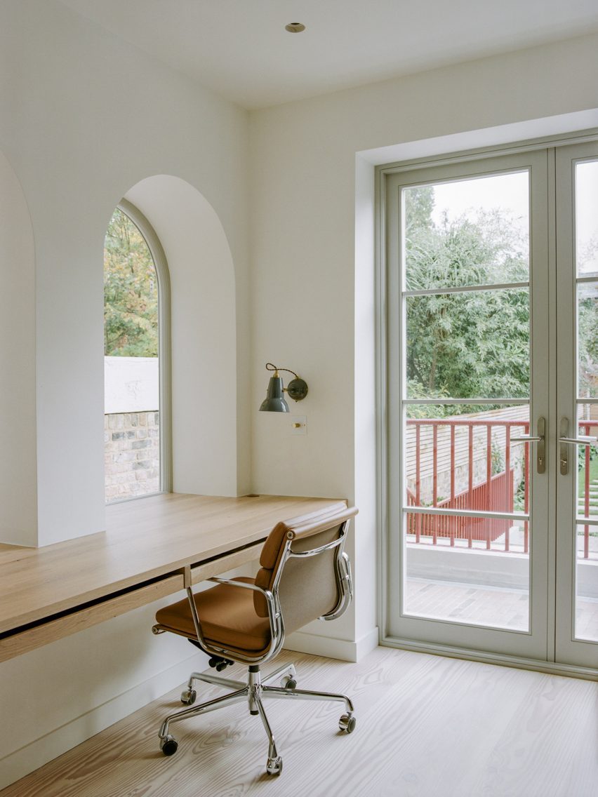 Interior of Steele's Road House by Neiheiser Argyros