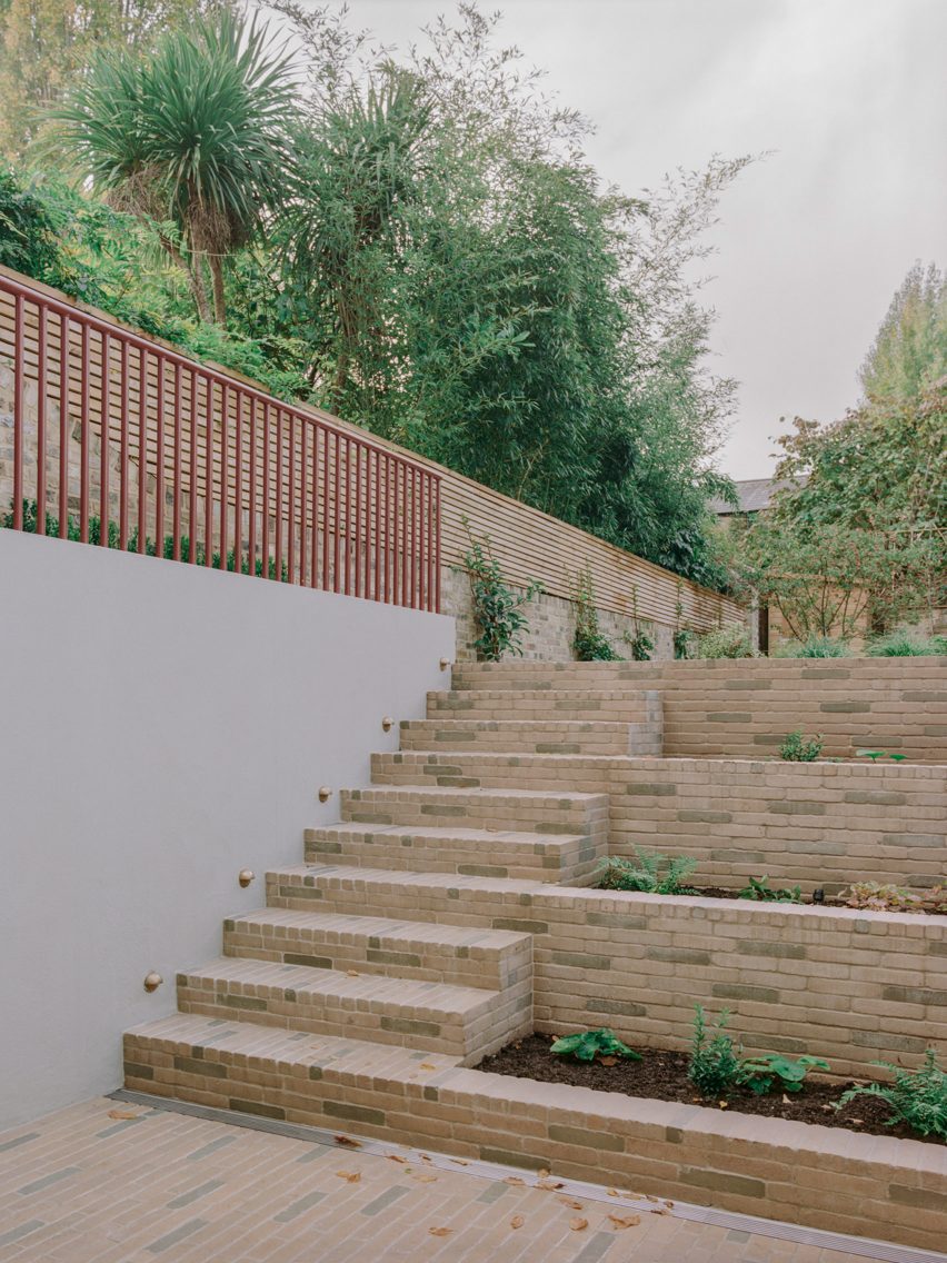Exterior of Steele's Road House by Neiheiser Argyros
