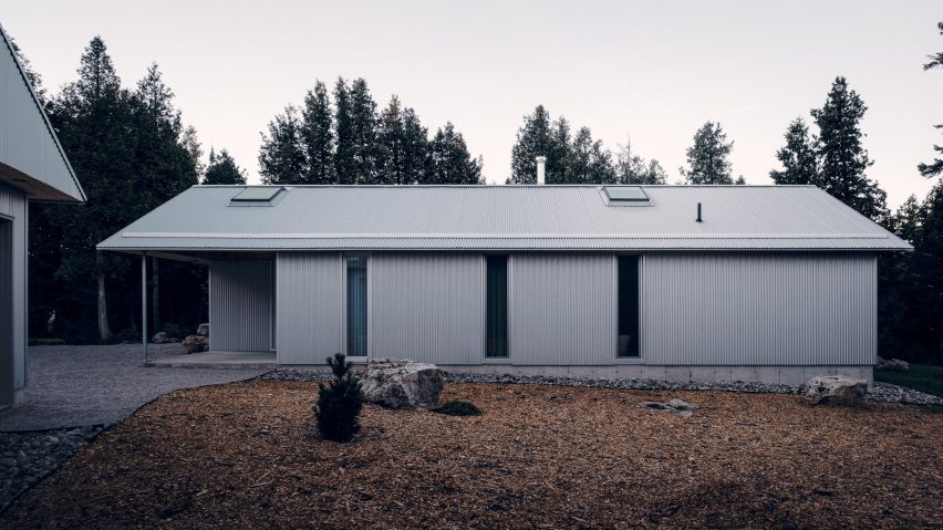 Exterior photo of house at Devil's Glen