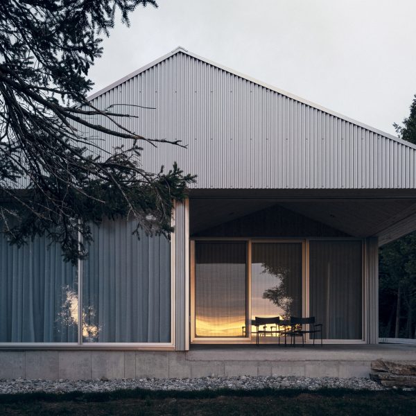 Canadian home by Studioac