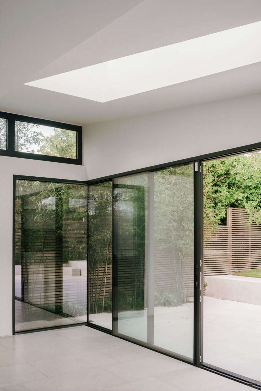 Interior of Suncatcher house extension in London by Francesco Pierazzi Architects