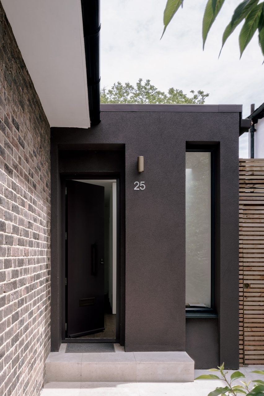Exterior of Suncatcher house extension in London by Francesco Pierazzi Architects