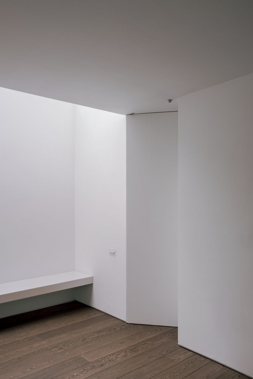Interior of Suncatcher house extension in London by Francesco Pierazzi Architects
