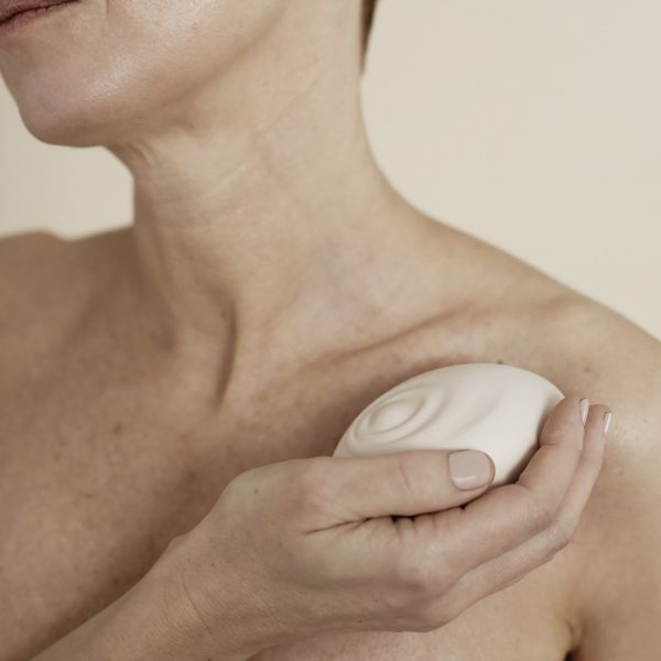 Tides massager by Salomé Bazin and Giulia Tomasello