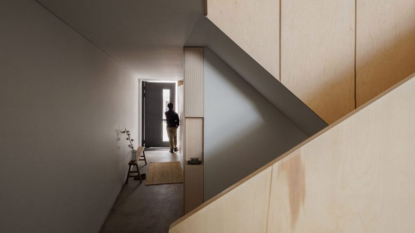 Casa Vertical by Tsou Arquitectos