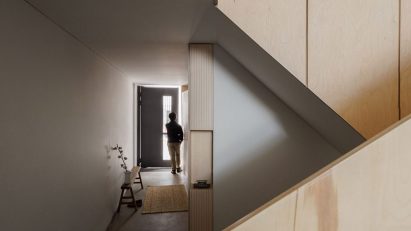 Casa Vertical by Tsou Arquitectos
