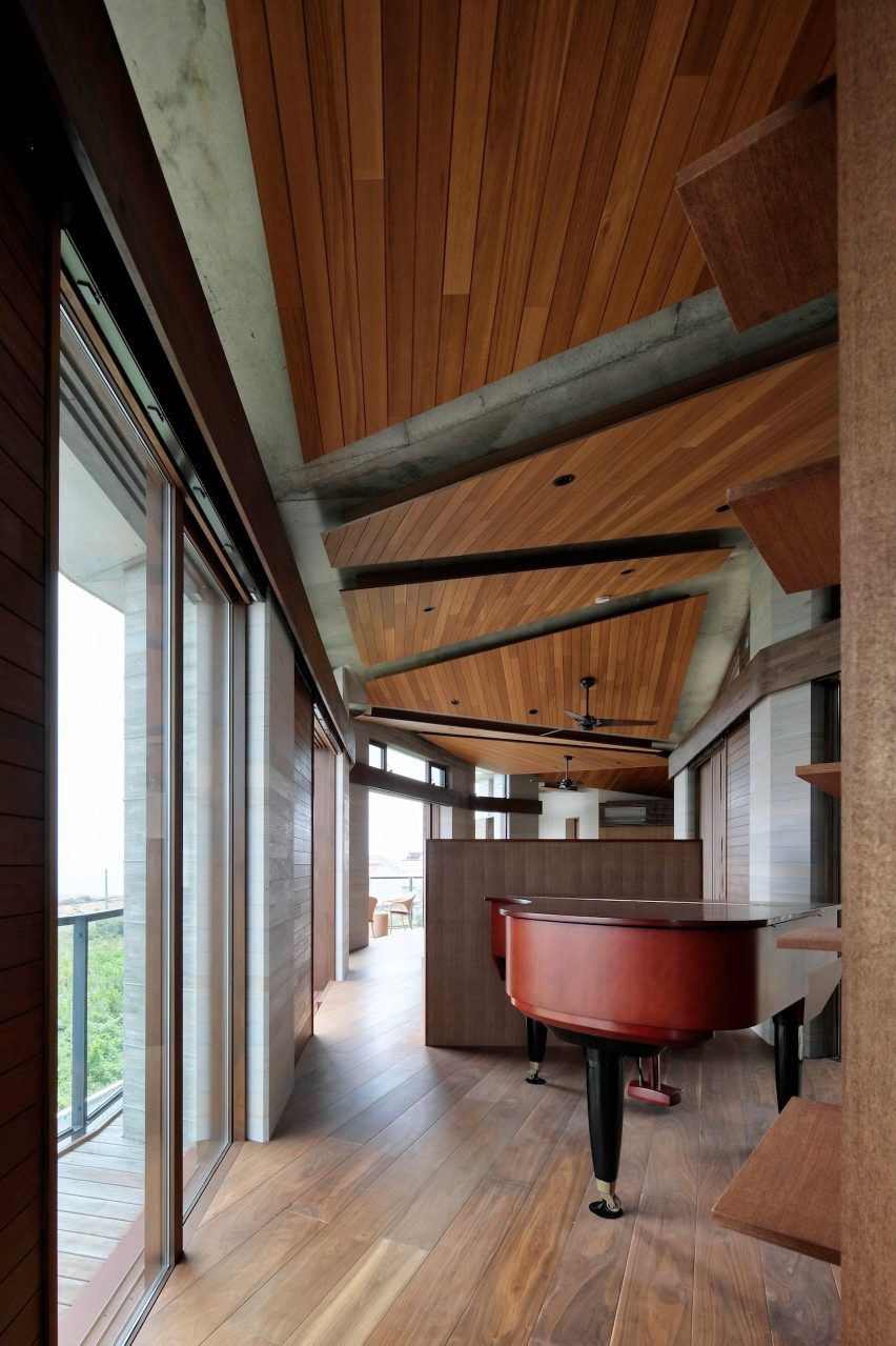 Interior of Villa MKZ by Takeshi Hirobe Architects