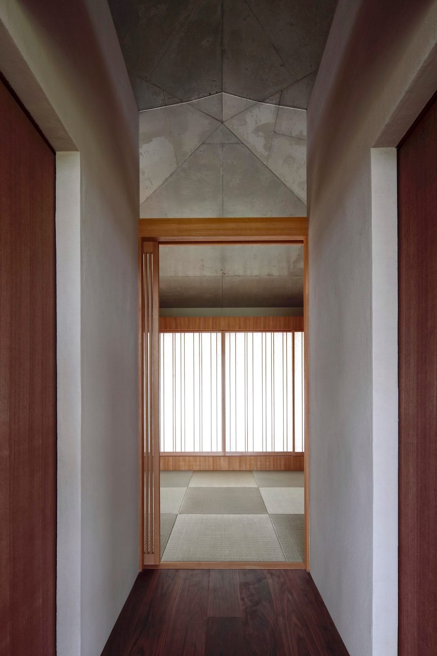 Interior of Villa MKZ by Takeshi Hirobe Architects
