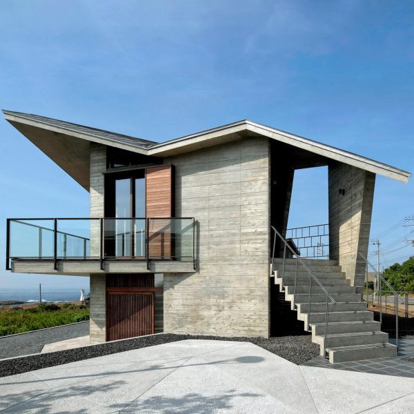 Exterior of Villa MKZ by Takeshi Hirobe Architects