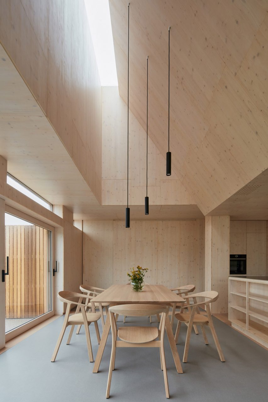 Interior of Warm Nest by Ark-shelter and Archekta in Belgium