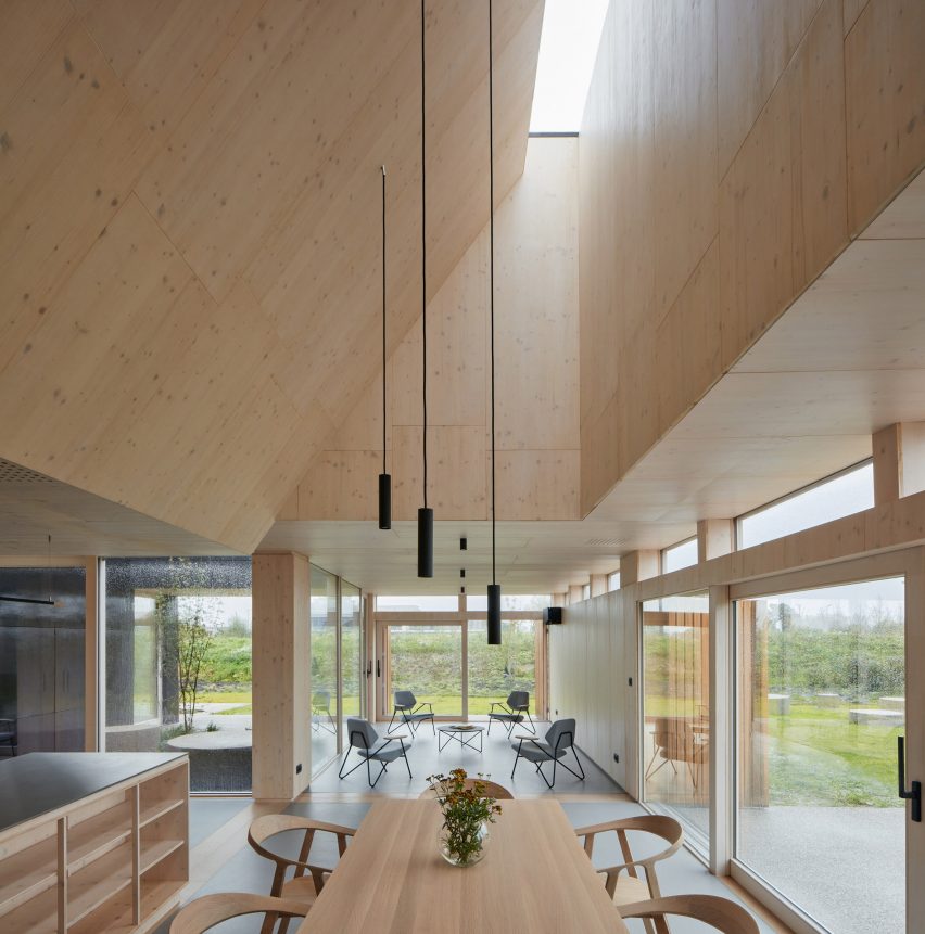 Interior of Warm Nest by Ark-shelter and Archekta in Belgium