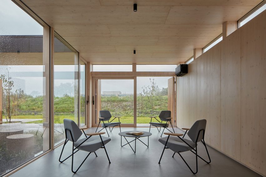 Interior of Warm Nest by Ark-shelter and Archekta in Belgium