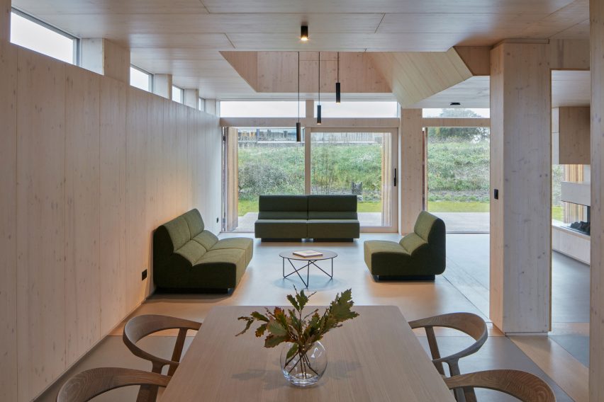 Interior of Warm Nest by Ark-shelter and Archekta in Belgium