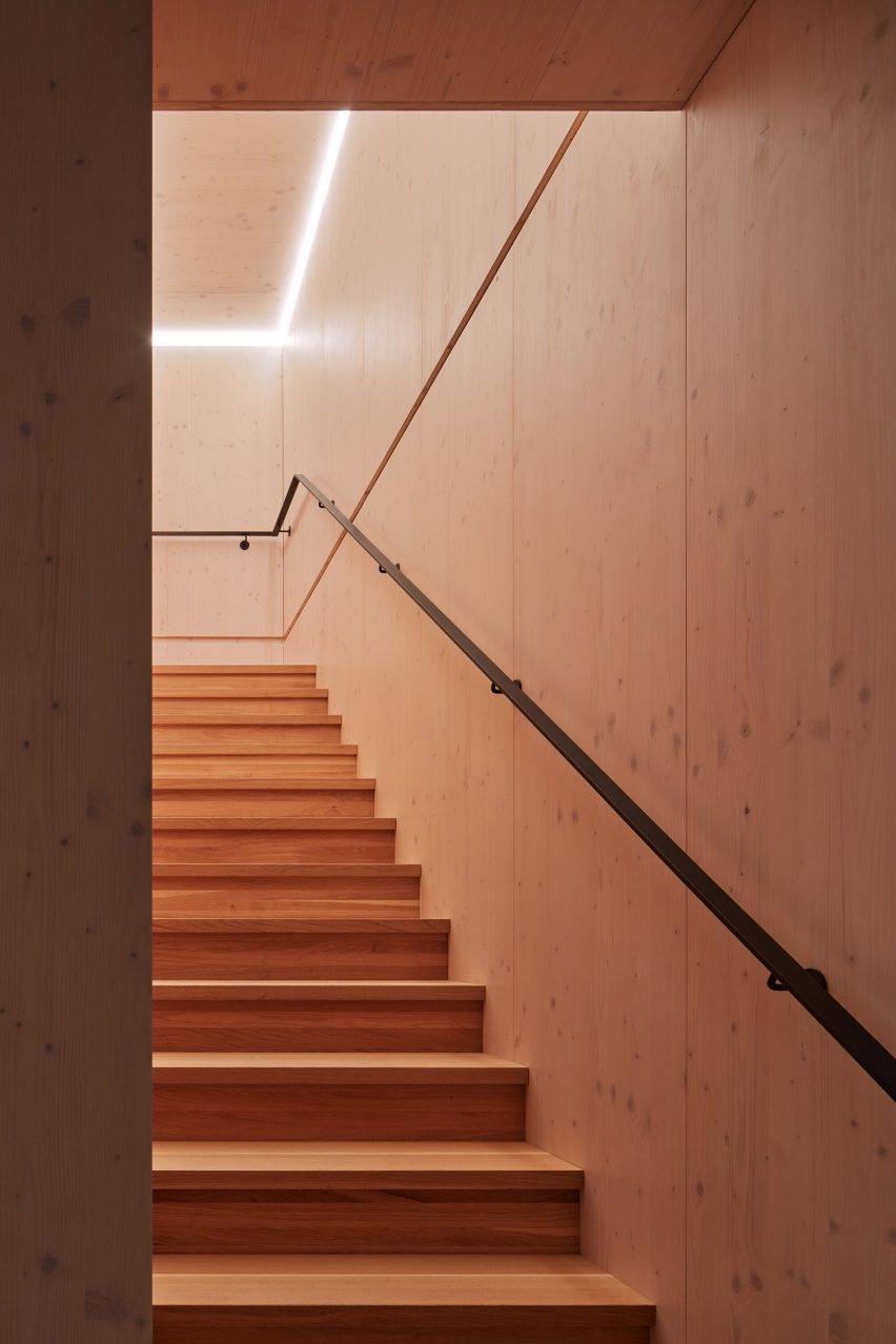 Interior of Warm Nest by Ark-shelter and Archekta in Belgium