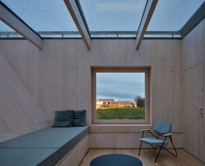 Interior of Warm Nest by Ark-shelter and Archekta in Belgium