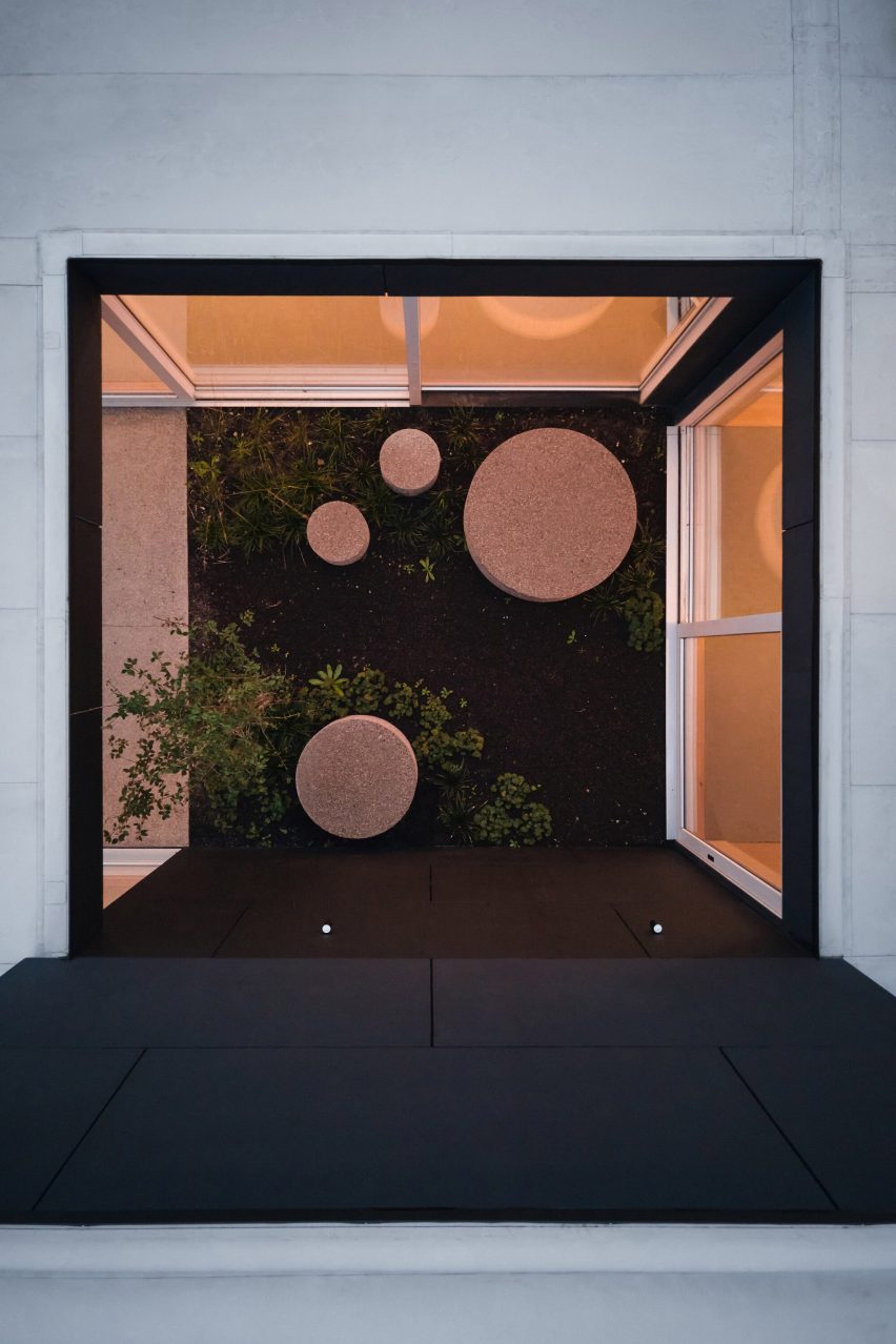Exterior of Warm Nest by Ark-shelter and Archekta in Belgium