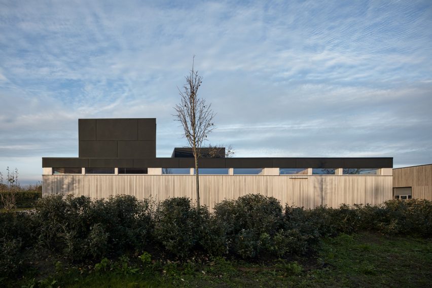 Exterior of Warm Nest by Ark-shelter and Archekta in Belgium