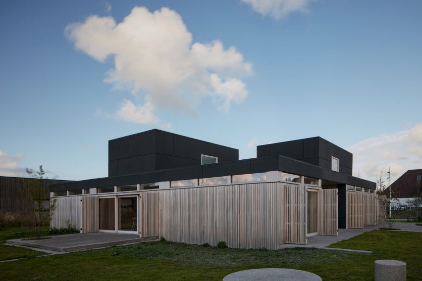 Exterior of Warm Nest by Ark-shelter and Archekta in Belgium