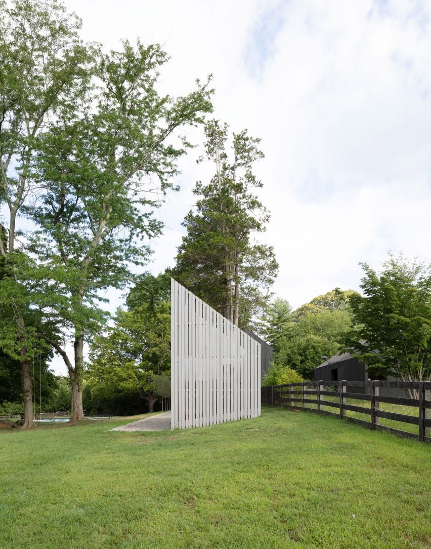 Mono-pitched timber home sauna outdoor structure