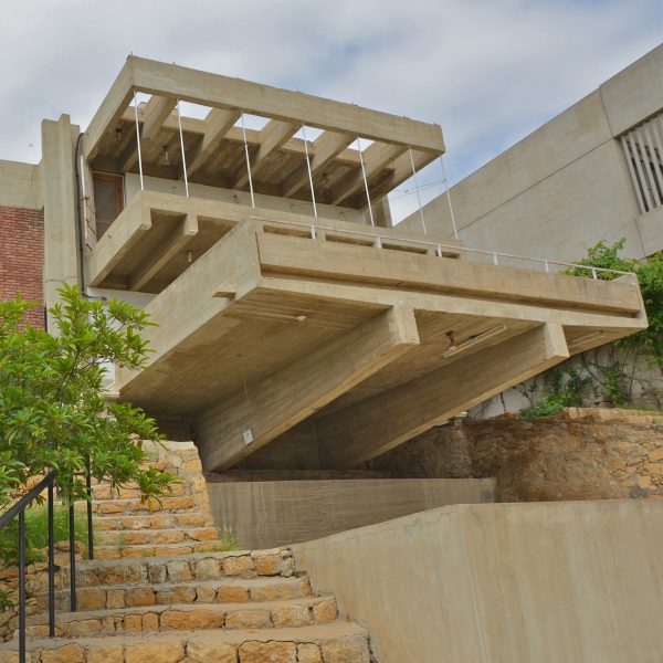 Lari House in Pakistan by Yasmeen Lari