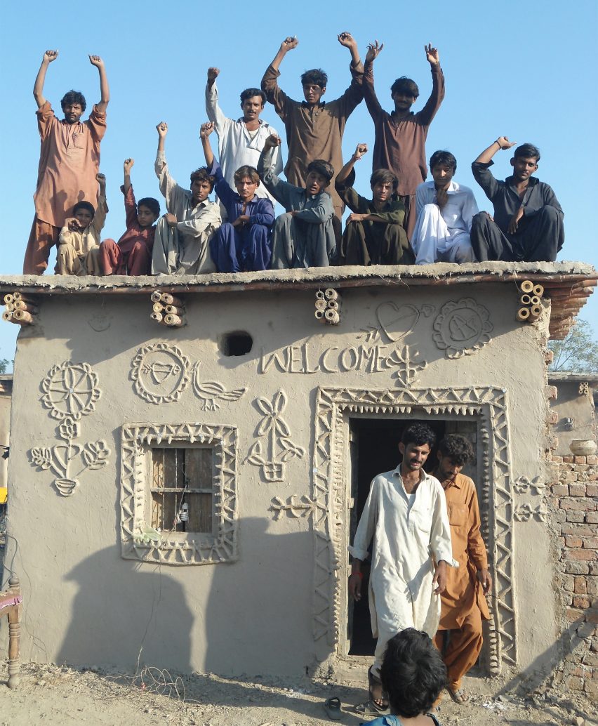 Mud Brick One Room House i Pakistan by Yasmeen Lari