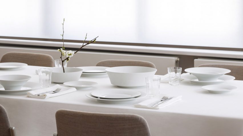 Photo of white bowls and plates by Stefanie Hering Berlin
