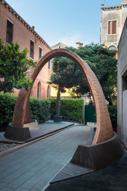 Angelus Novus Vault