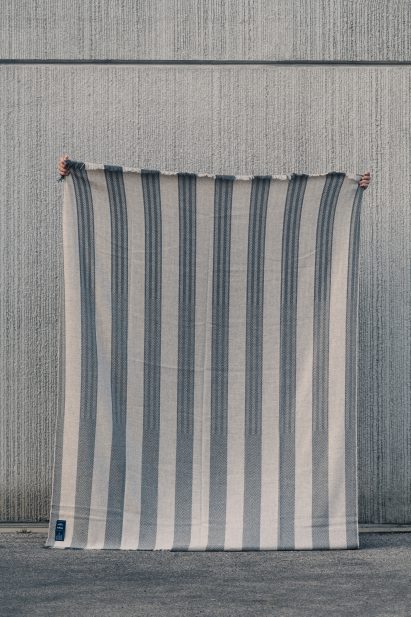 Spinapesce blanket being held up by Bolzan