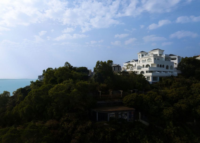 Miyue Blue and White Island Pool Homestay