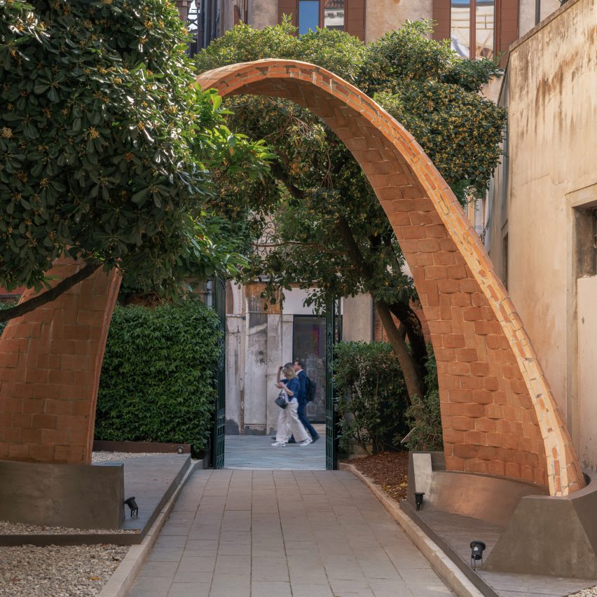 Photo of the arch in the entrance to the Time Space Existence exhibition in the Palazzo Mora gardens