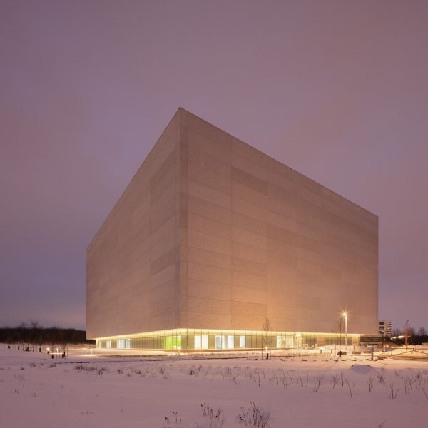 Gatineau 2 archive building with glass bottom illuminated
