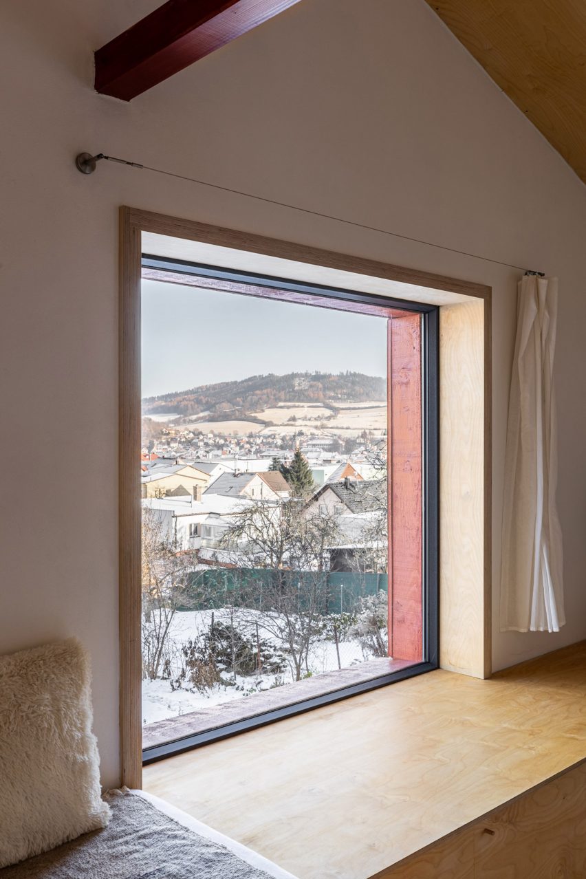 Cabin Above the Town by Byró Architekti