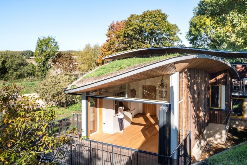 Exterior of Creek Cabin by MAP Architecture and Jon Broome Architects