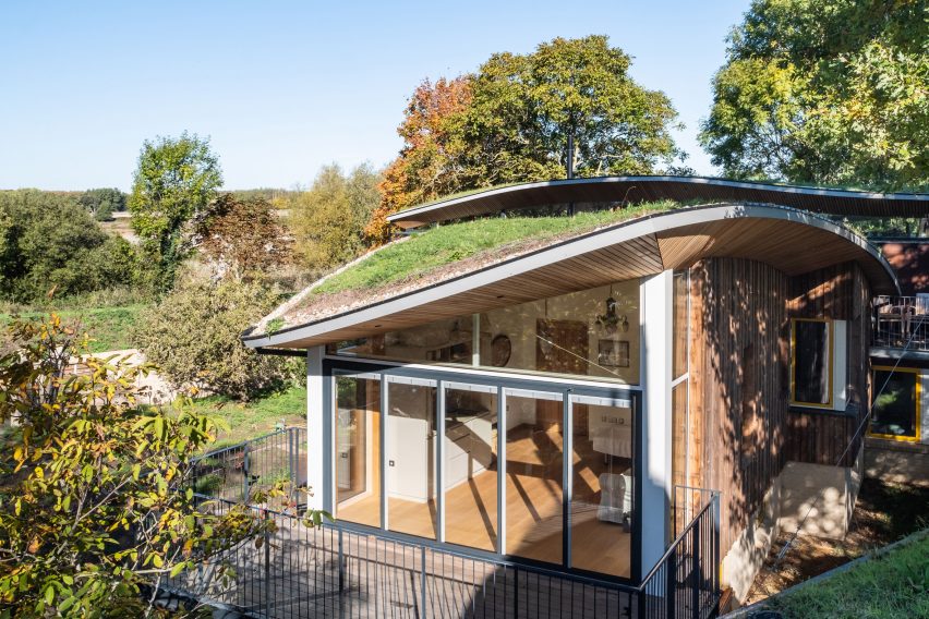 Exterior of Creek Cabin by MAP Architecture and Jon Broome Architects