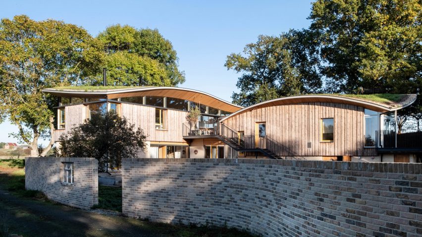 Exterior of Creek Cabin by MAP Architecture and Jon Broome Architects