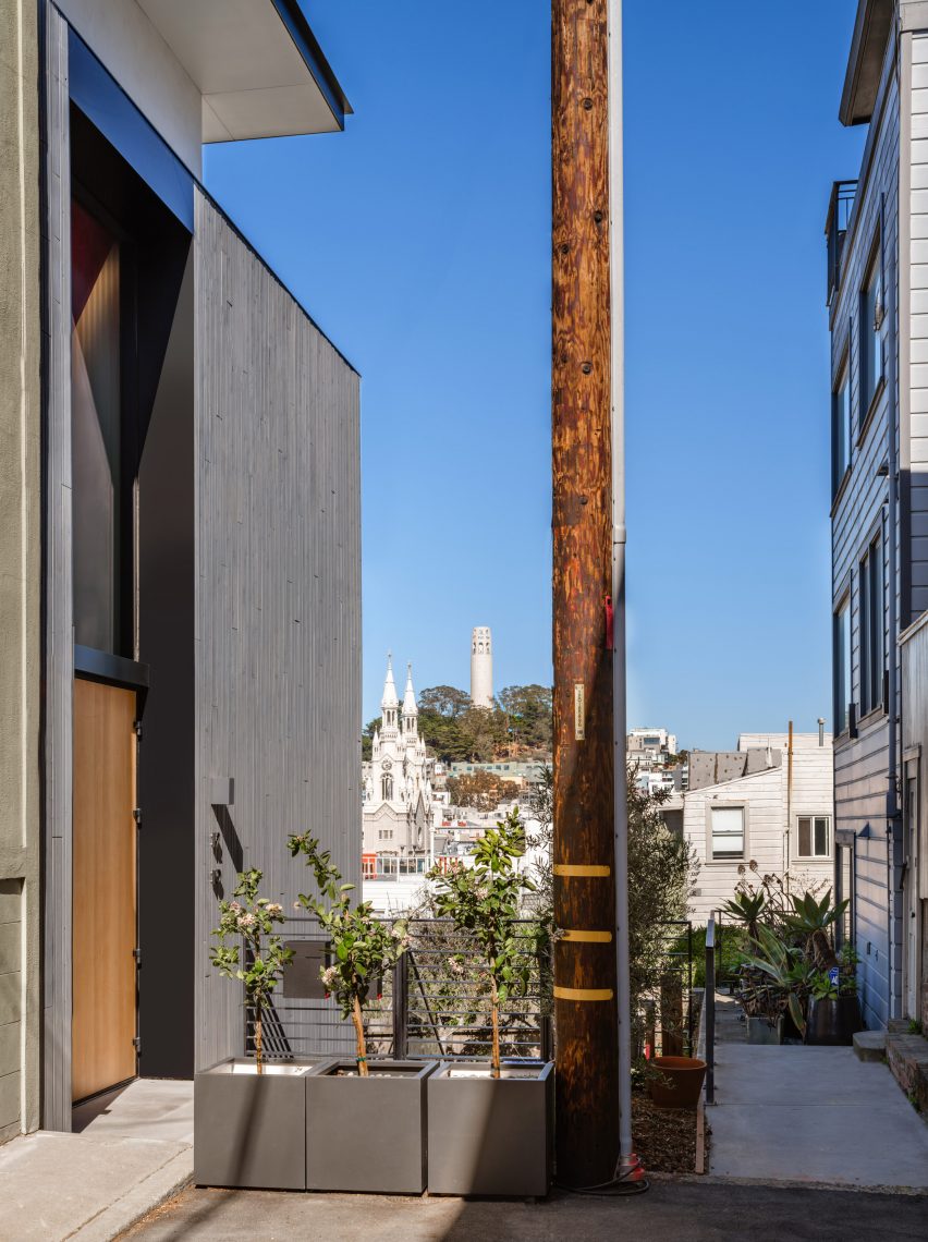 Balcony at Red Stair House by Dumican Mosey