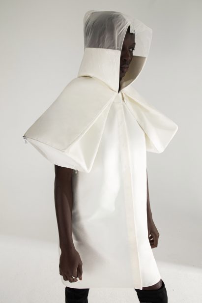 Dress with a bag-like collar
